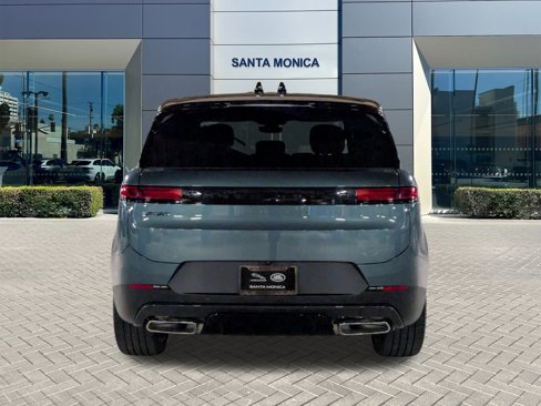 New 2025 Land Rover Range Rover Sport SE image 8