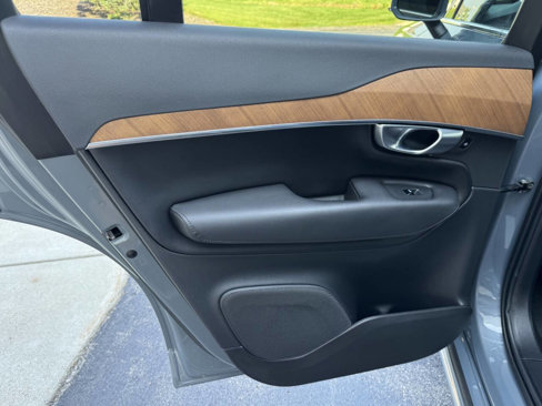 Used 2023 Volvo XC90 B6 Plus w/ Protection Package image 22