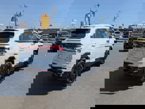 New 2025 Volkswagen Atlas Cross Sport SE image 3