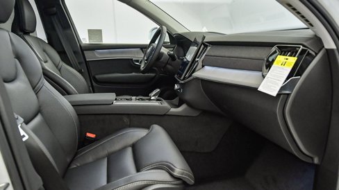 New 2025 Volvo XC90 T8 Plus w/ Protection Package Premier image 18