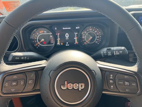 New 2025 Jeep Wrangler Unlimited Rubicon image 12