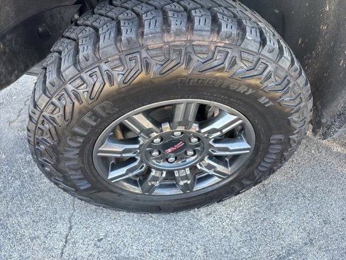 Used 2024 GMC Sierra 1500 AT4X image 6