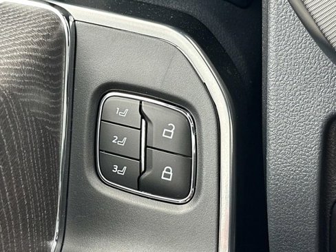 New 2025 Ford F250 Platinum w/ FX4 Off-Road Package image 16