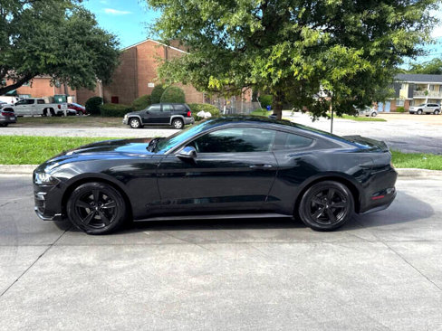 Used 2020 Ford Mustang Coupe image 3