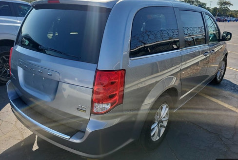 Used 2019 Dodge Grand Caravan SXT image 5