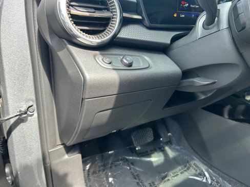 Used 2024 Chevrolet Trax ACTIV w/ Sunroof Package image 21