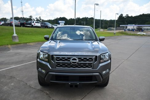 Used 2024 Nissan Frontier SV image 1