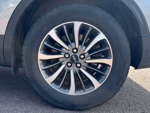 Used 2023 Lincoln Nautilus AWD w/ Premium Package image 11
