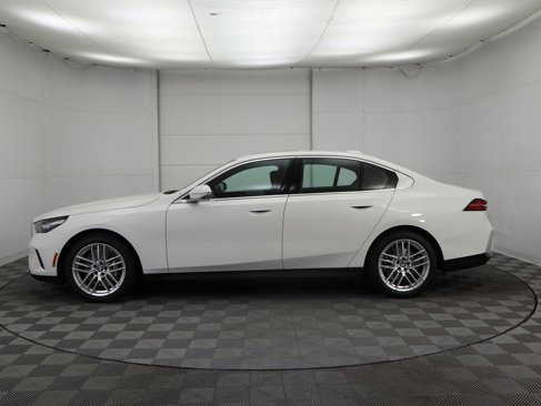 Used 2025 BMW 530i w/ Premium Package image 8