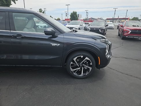New 2025 Mitsubishi Outlander SEL image 5