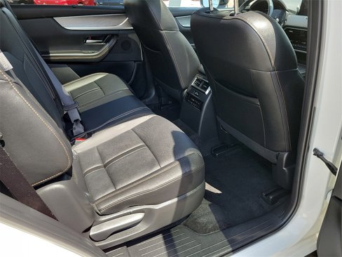Certified 2025 MAZDA CX-70 Plug-In Hybrid w/ Premium Pkg image 18