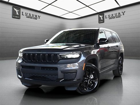 Used 2024 Jeep Grand Cherokee L Laredo image 3