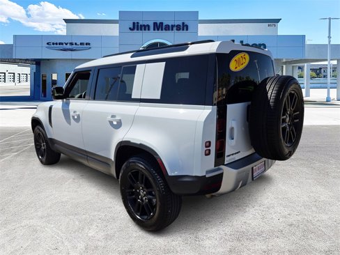 Used 2025 Land Rover Defender 110 S image 4