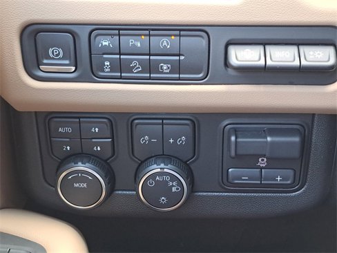 Used 2024 Chevrolet Tahoe Premier image 17