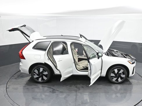 New 2025 Volvo XC60 T8 Plus w/ Protection Package Premier image 50