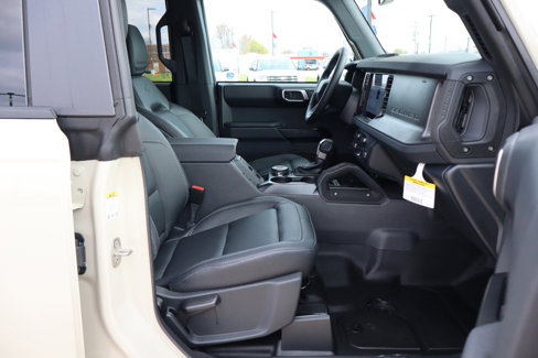 New 2025 Ford Bronco Badlands image 12