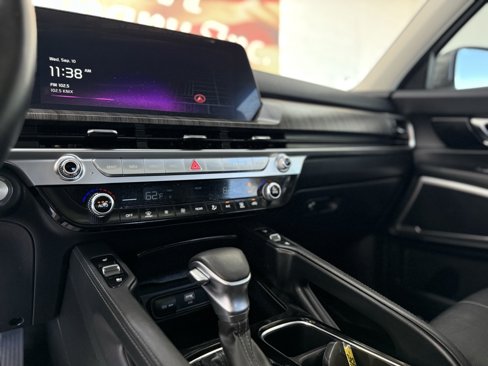 Used 2023 Kia Telluride EX w/ EX Captain's Chair Package image 29