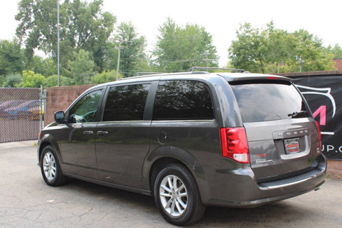 Used 2019 Dodge Grand Caravan SXT image 3