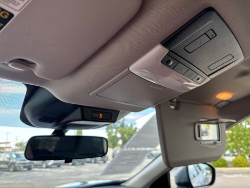Used 2024 Nissan Rogue SV image 12