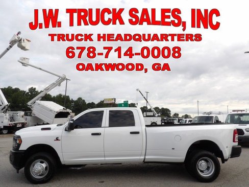 Used 2024 RAM 3500 Tradesman image 2