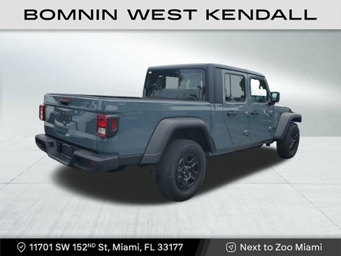 Used 2025 Jeep Gladiator Sport image 4
