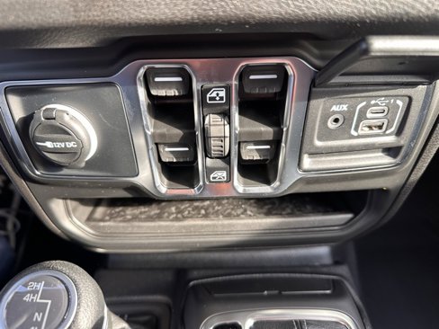 New 2025 Jeep Gladiator Sport image 27