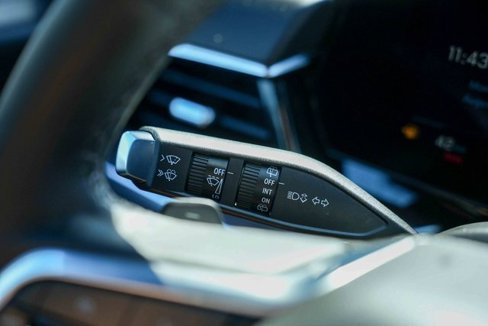 Used 2025 Chevrolet Suburban Z71 image 43