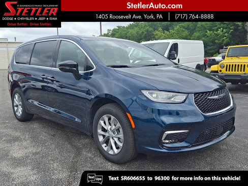 New 2025 Chrysler Pacifica Select image 1