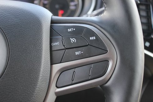 Used 2020 Jeep Cherokee Limited image 14