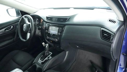 Used 2020 Nissan Rogue SV image 16