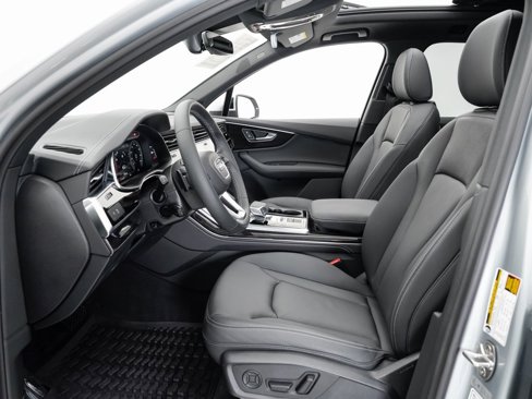 Certified 2025 Audi Q7 3.0T Premium Plus image 6