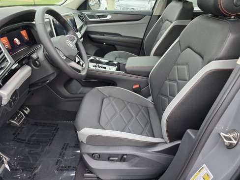 New 2025 Volkswagen Atlas Peak Edition SE image 16