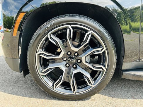 Used 2025 Chevrolet Suburban RST image 53
