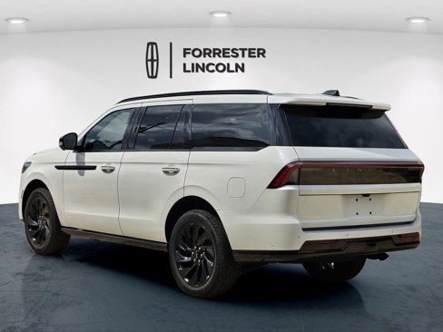 New 2025 Lincoln Navigator Reserve image 5