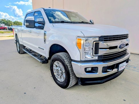 Used 2017 Ford F250 XLT w/ XLT Premium Package image 3
