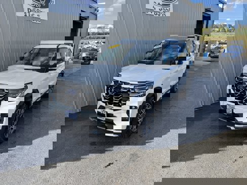 New 2025 Ford Explorer Platinum image 2