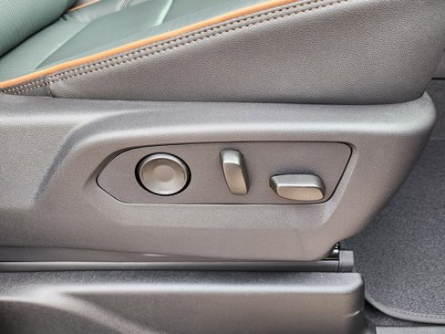 New 2026 GMC Yukon AT4 w/ AT4 Premium Package image 45