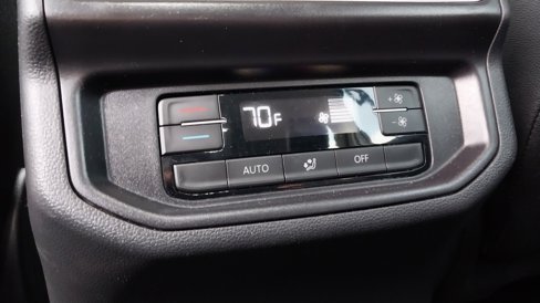 Used 2025 Volkswagen Atlas SE image 17