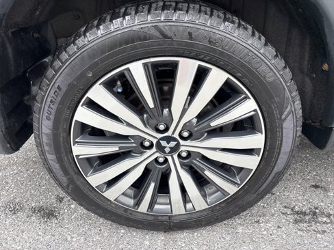 Used 2019 Mitsubishi Outlander AWD image 24