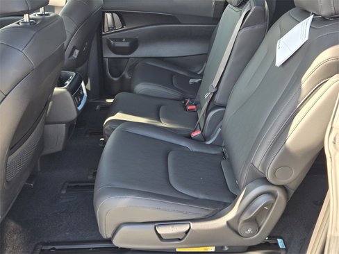 New 2026 Kia Carnival SX image 7