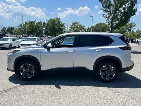 Used 2025 Nissan Rogue SV image 7