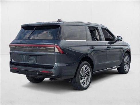 New 2025 Lincoln Navigator Reserve image 2