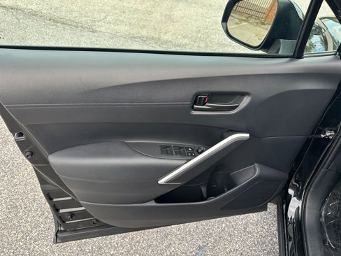 Used 2025 Toyota Corolla Cross LE image 20