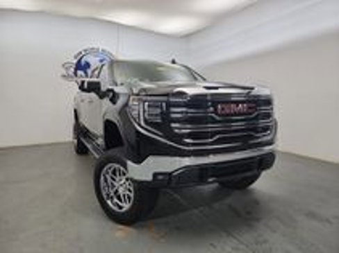 Used 2023 GMC Sierra 1500 SLT w/ SLT Premium Package image 4