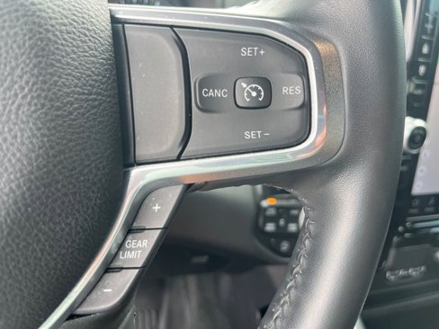 Used 2023 RAM 1500 Laramie image 31