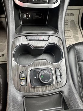 Used 2023 GMC Acadia SLT image 26