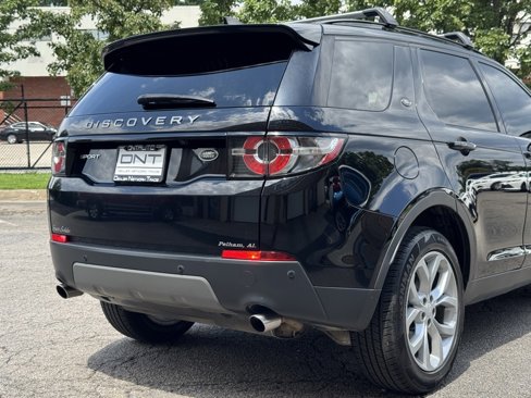 Used 2018 Land Rover Discovery Sport SE image 8