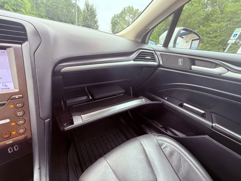 Used 2020 Ford Fusion Titanium image 25
