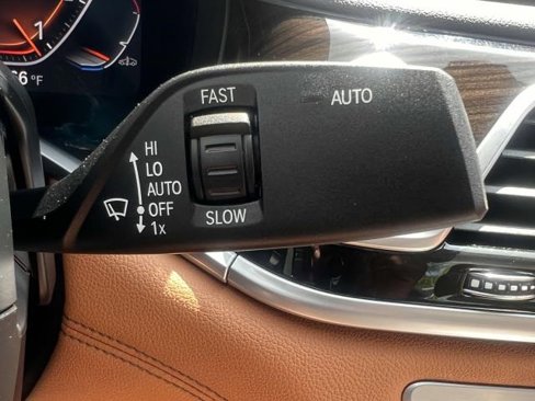 Used 2022 BMW 740i xDrive image 25