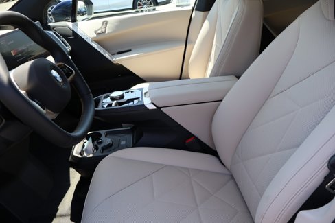 New 2026 BMW iX xDrive45 image 8